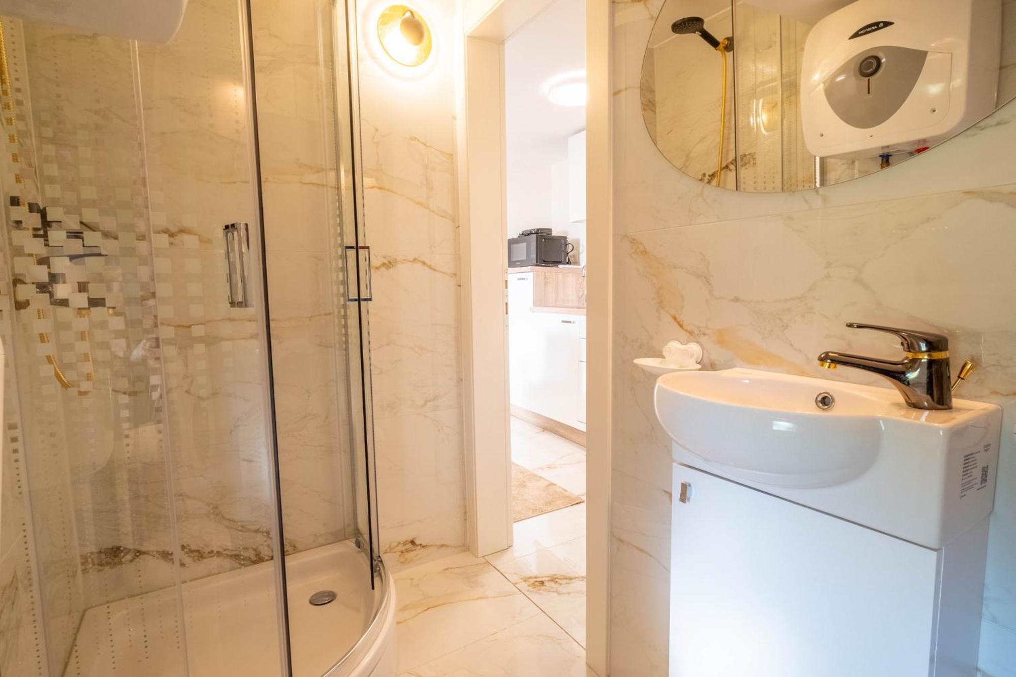 Premium Relax Rooms Novi Vinodolski Exterior foto
